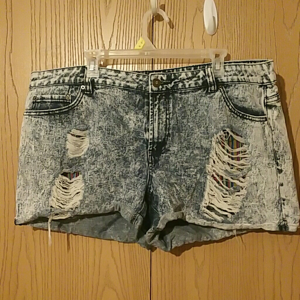 Forever 21 Plus Distressed Shorts size 20.